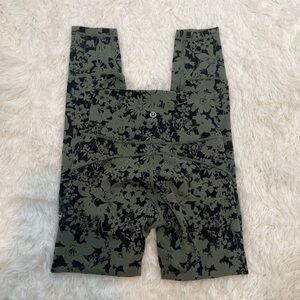 Lululemon In Movement 7/8 Tight *Everlux 25" Efflorescent Barracks Green Black